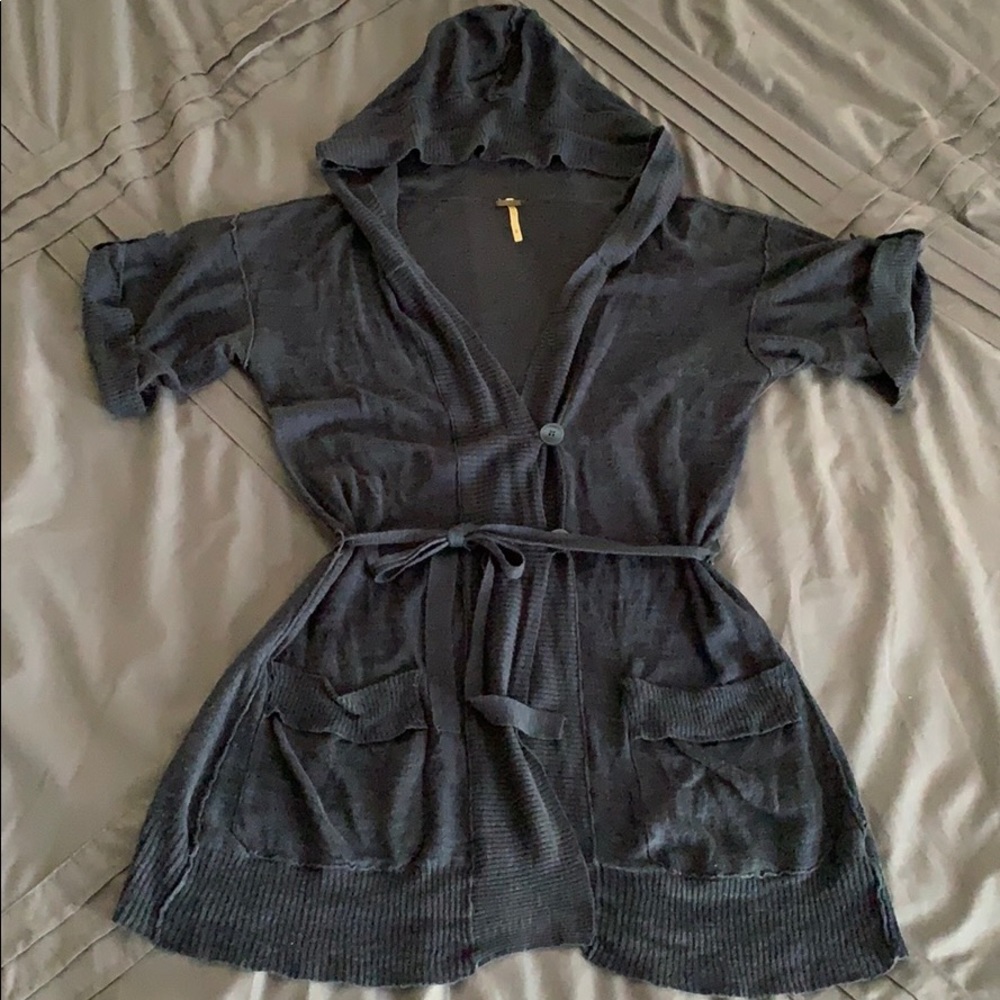Free People sweater. Size small.